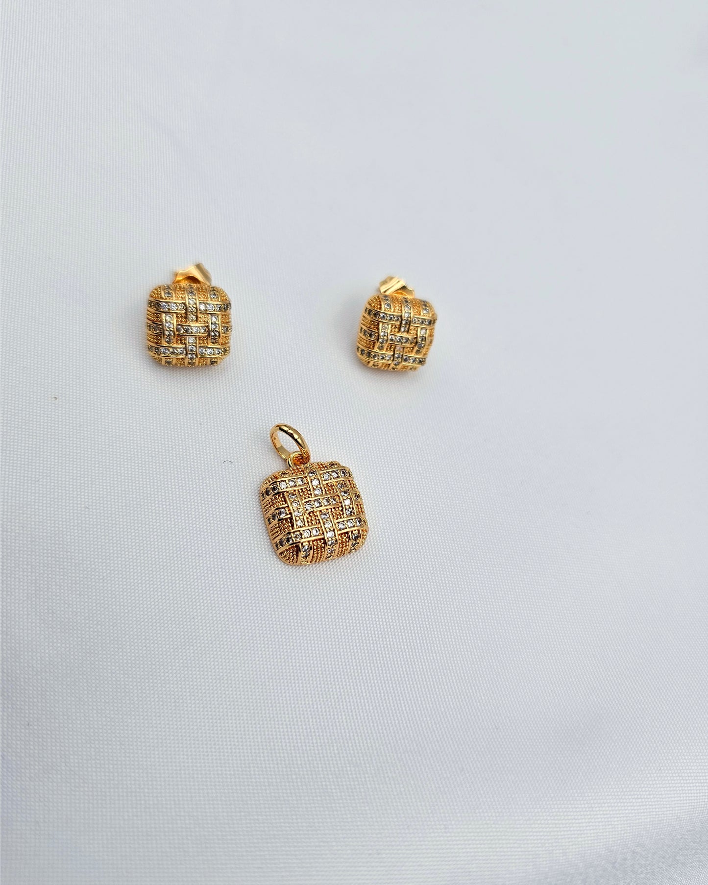 DA 586 SMALL EARRING AND PENDANT