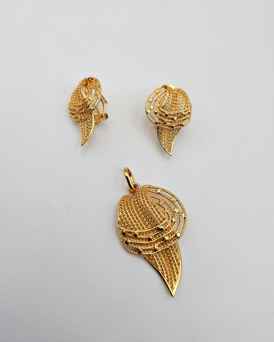 DA 668 EARRING AND PENDANT