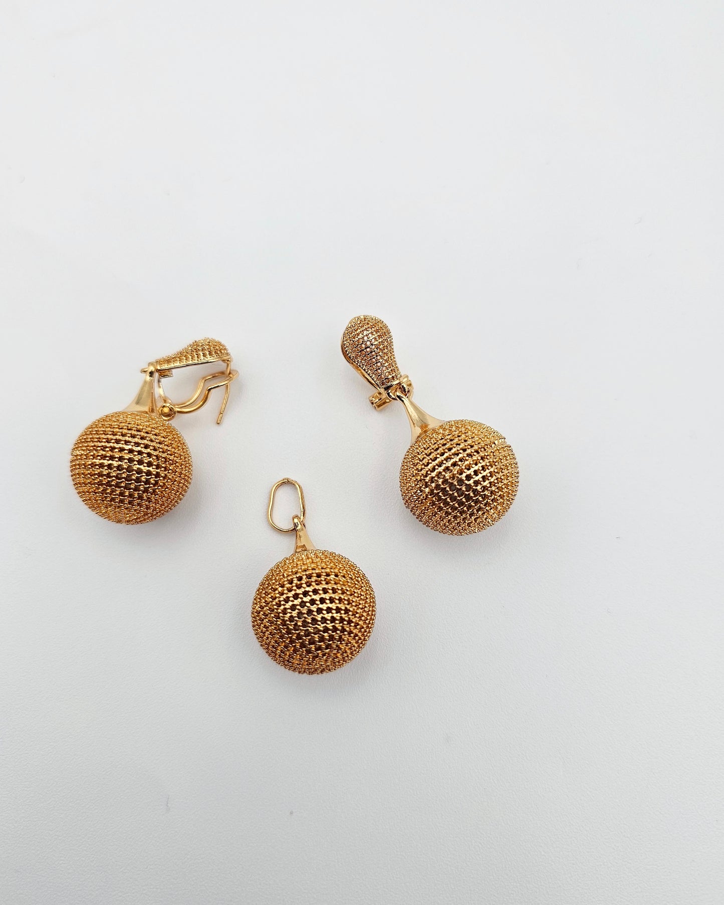 DA 670 EARRING AND PENDANT