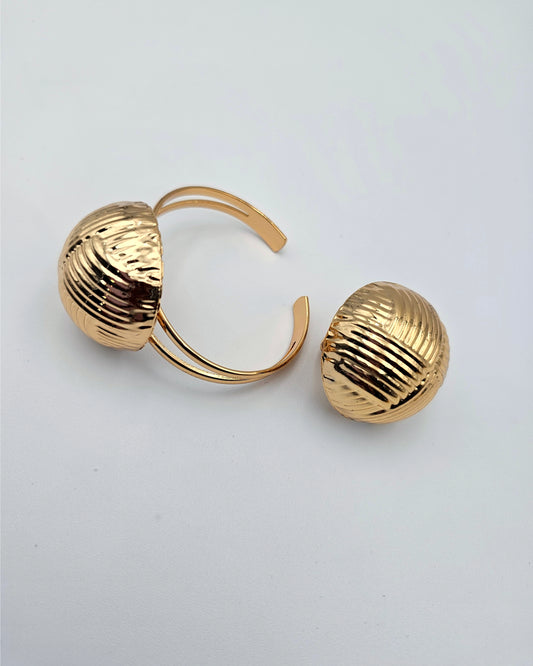 DA 689 BANGLE AND RING