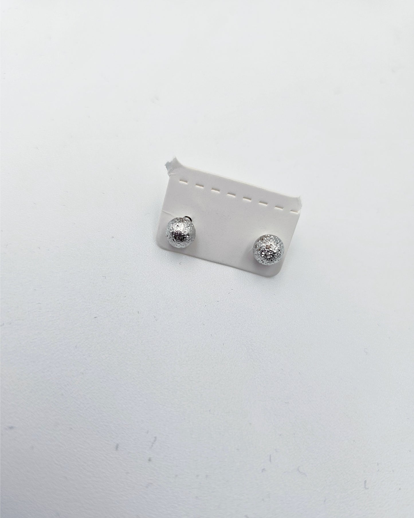 DA 137 BABY STUD EARRING