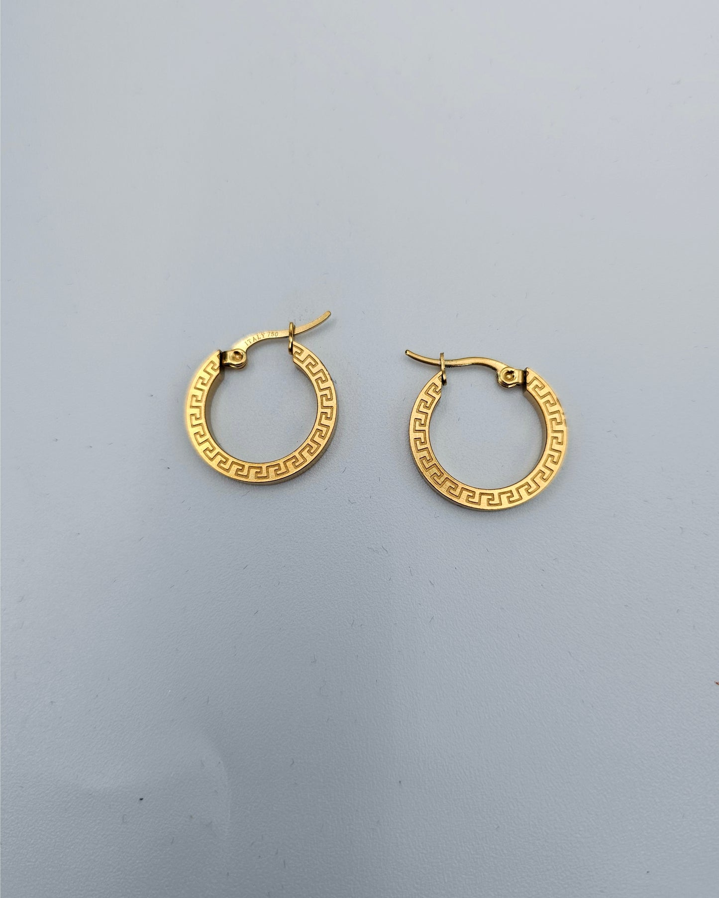 DA 416 SMALL EARRING MARKED 750