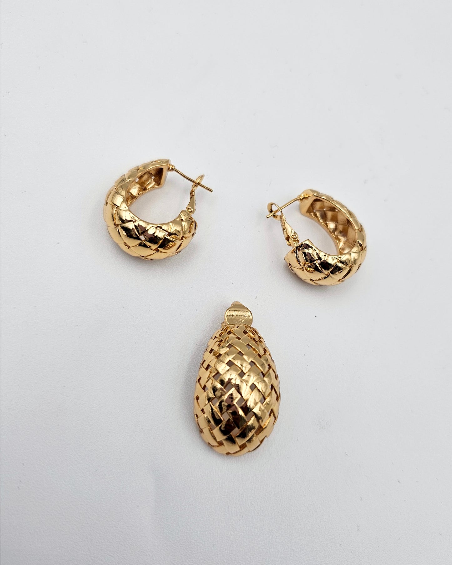 DA 726 EARRING AND PENDANT