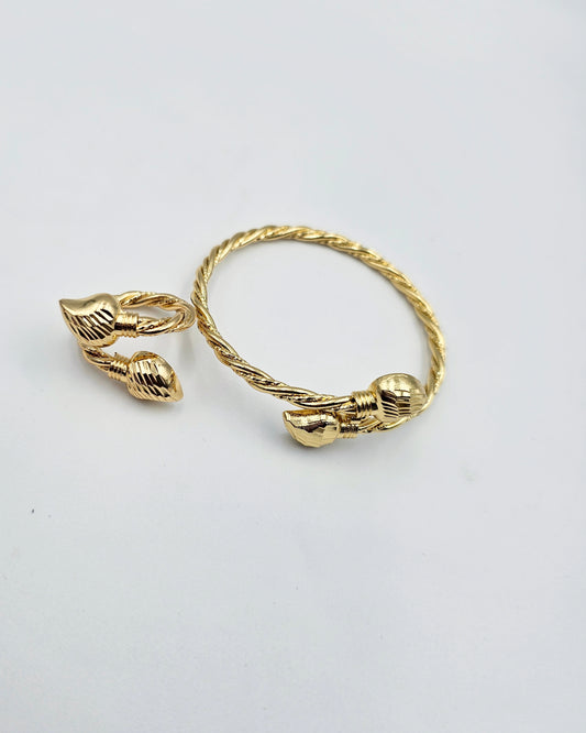 DA 824 BANGLE AND RING