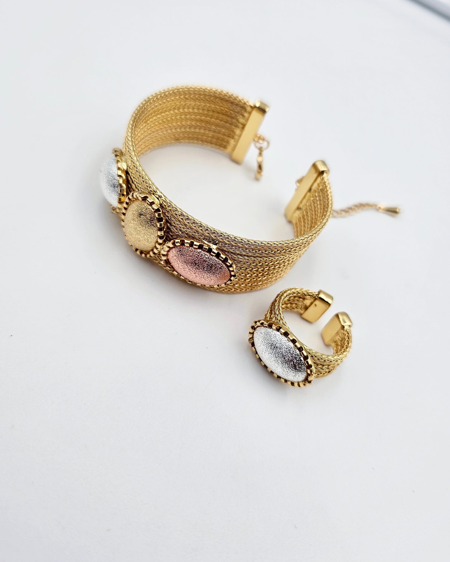 DA 787 BANGLE AND RING