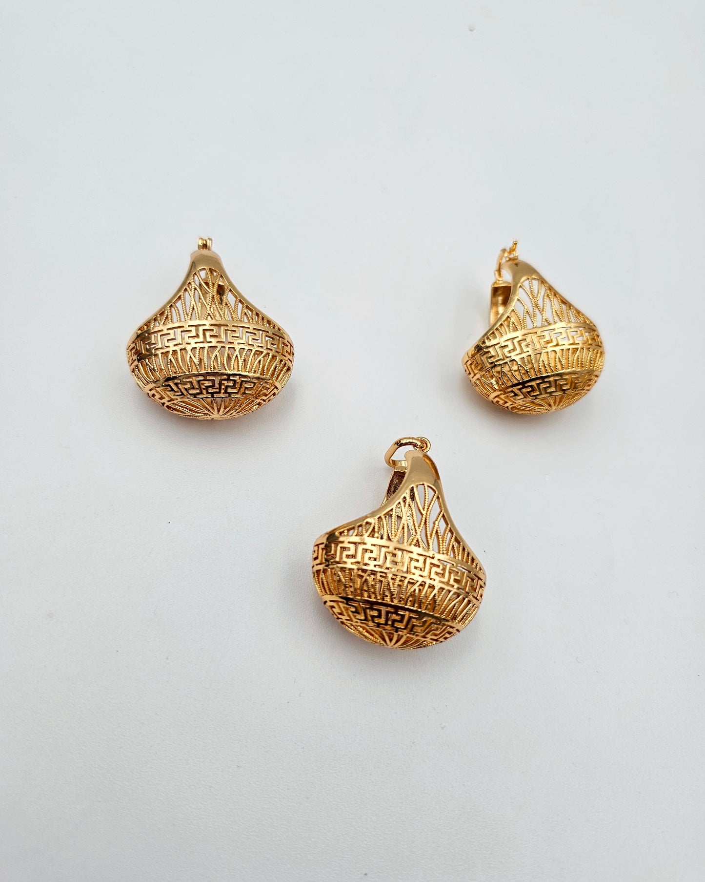 DA 684 EARRING AND PENDANT