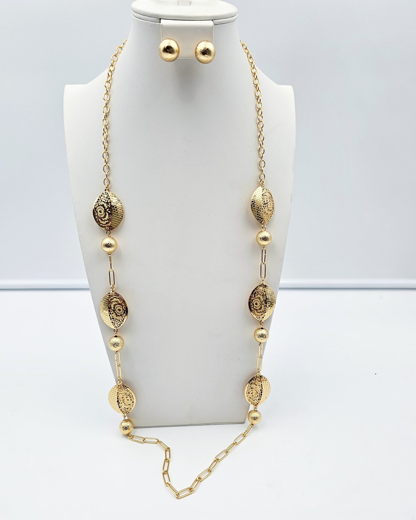 DA 930 LONG NECKLACE