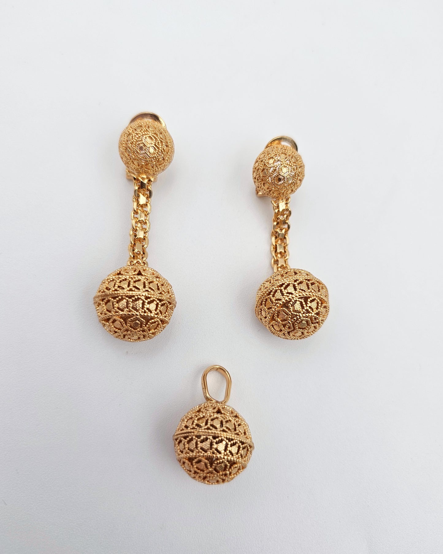 DA 602 EARRING AND PENDANT