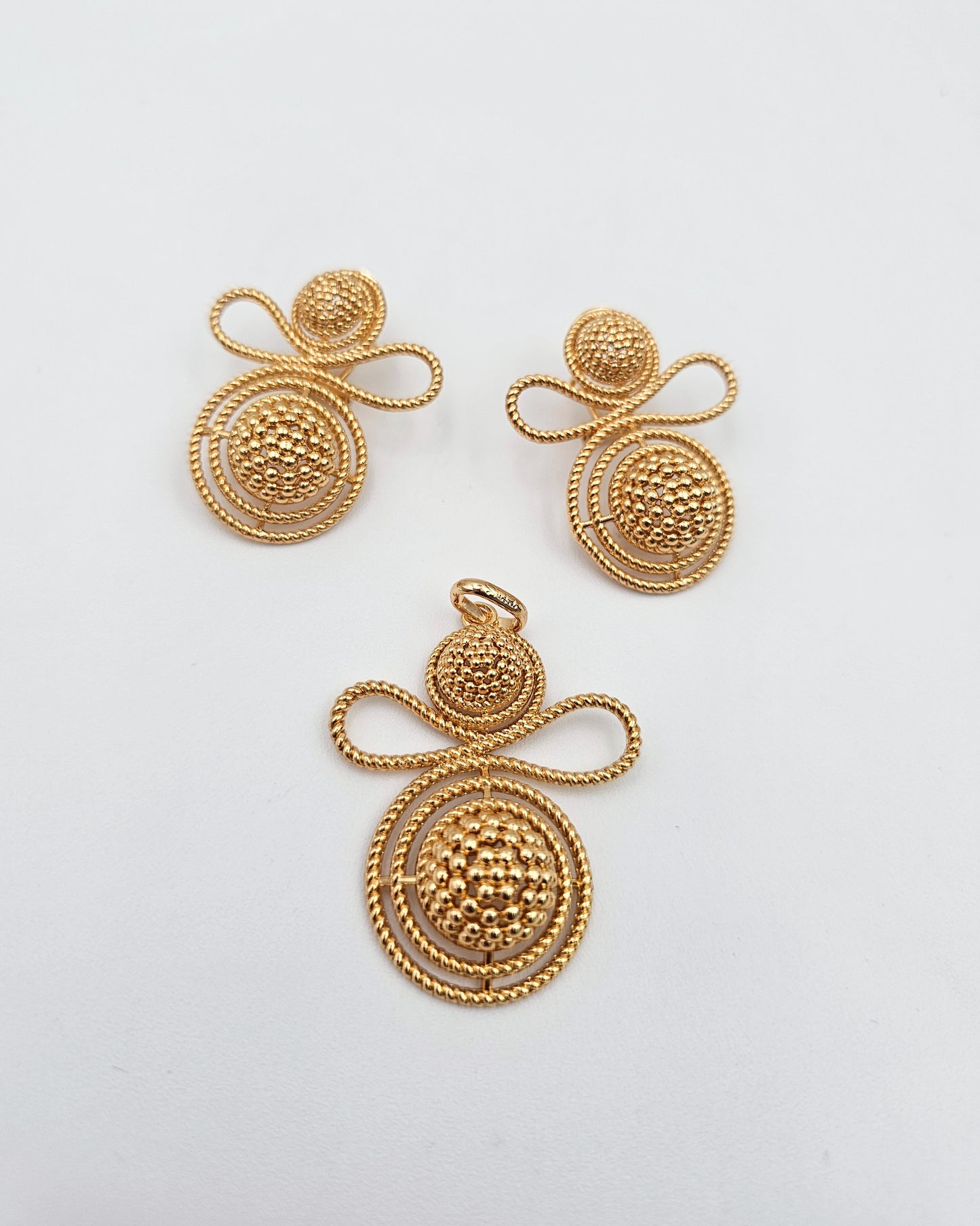 DA 421 EARRING AND PENDANT