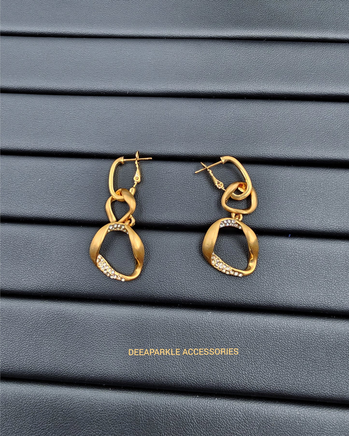 DA 043 DROP EARRING