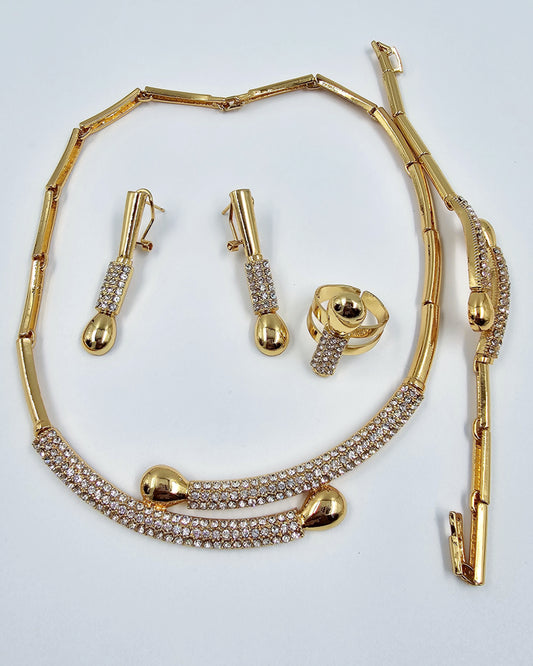 DA 076 GOLD SET WITH STONES