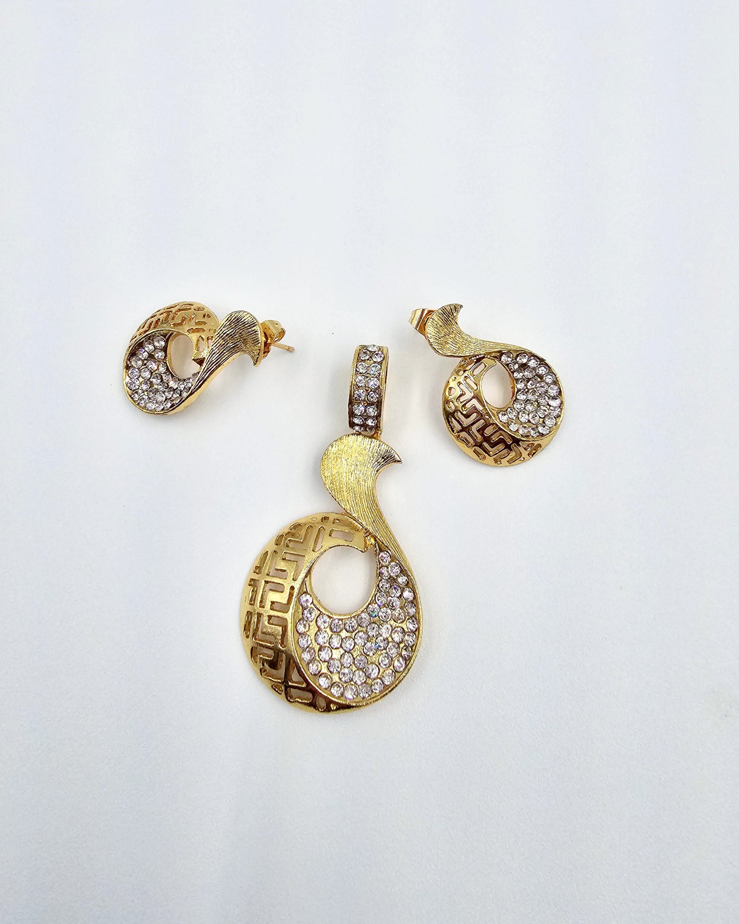 DA 201 EARING & PENDANT