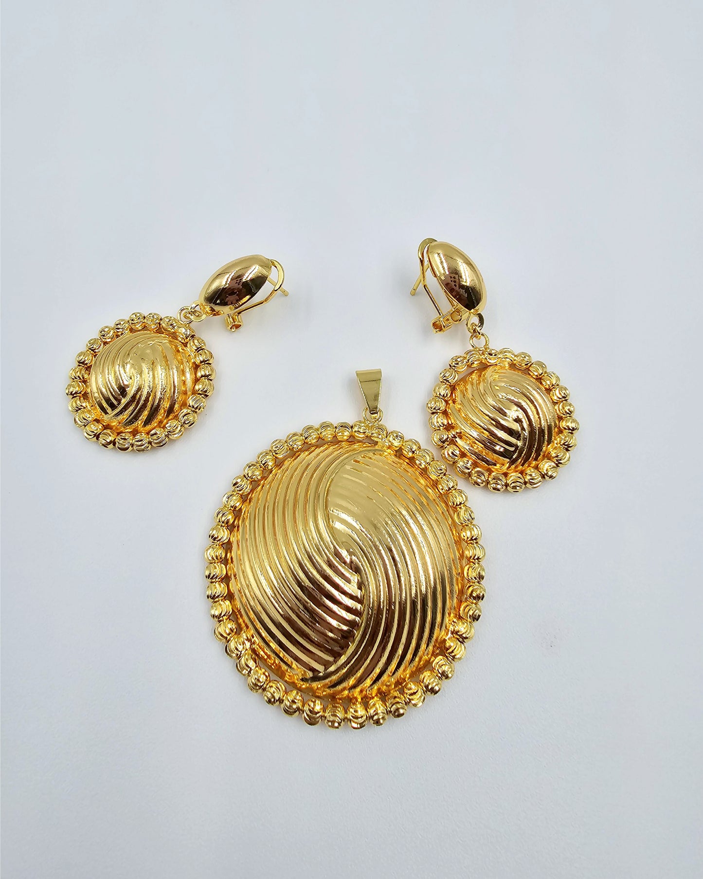 DA 256 EARRING & PENDANT